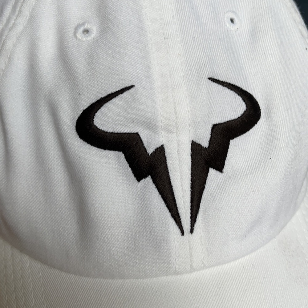 NIKE AEROBILL LIGHTWEIGHT BREATHABLE COMFORT CAP - Picture 3 of 16
